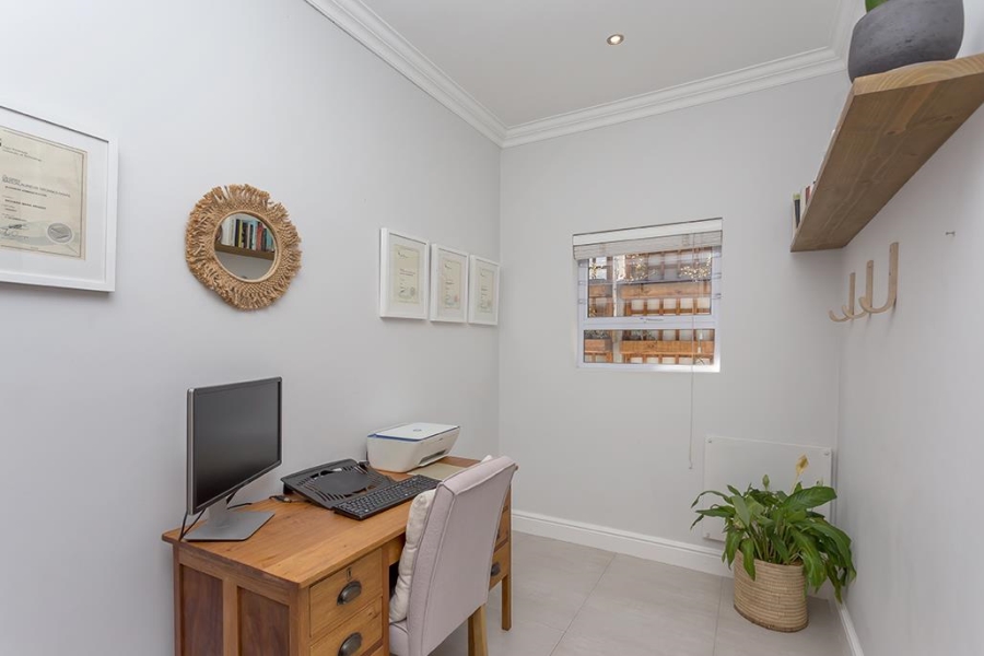 2 Bedroom Property for Sale in Parklands North Western Cape